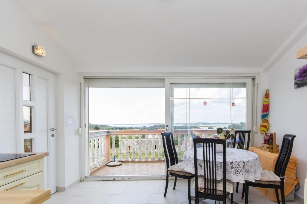 Apartment Vilic Pula Eksteriør bilde
